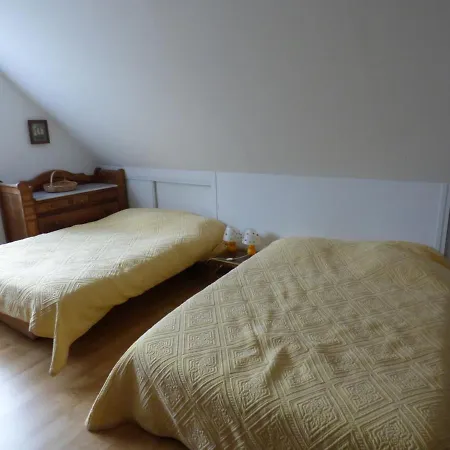 Maison Jullouville, 5 Pieces, 10 Personnes - Fr-1-361-21 *