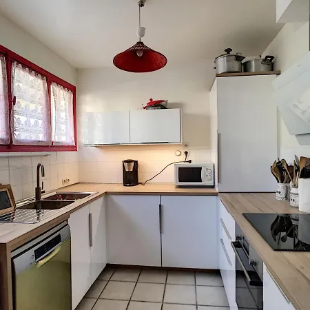Maison Jullouville, 5 Pieces, 10 Personnes - Fr-1-361-21 *